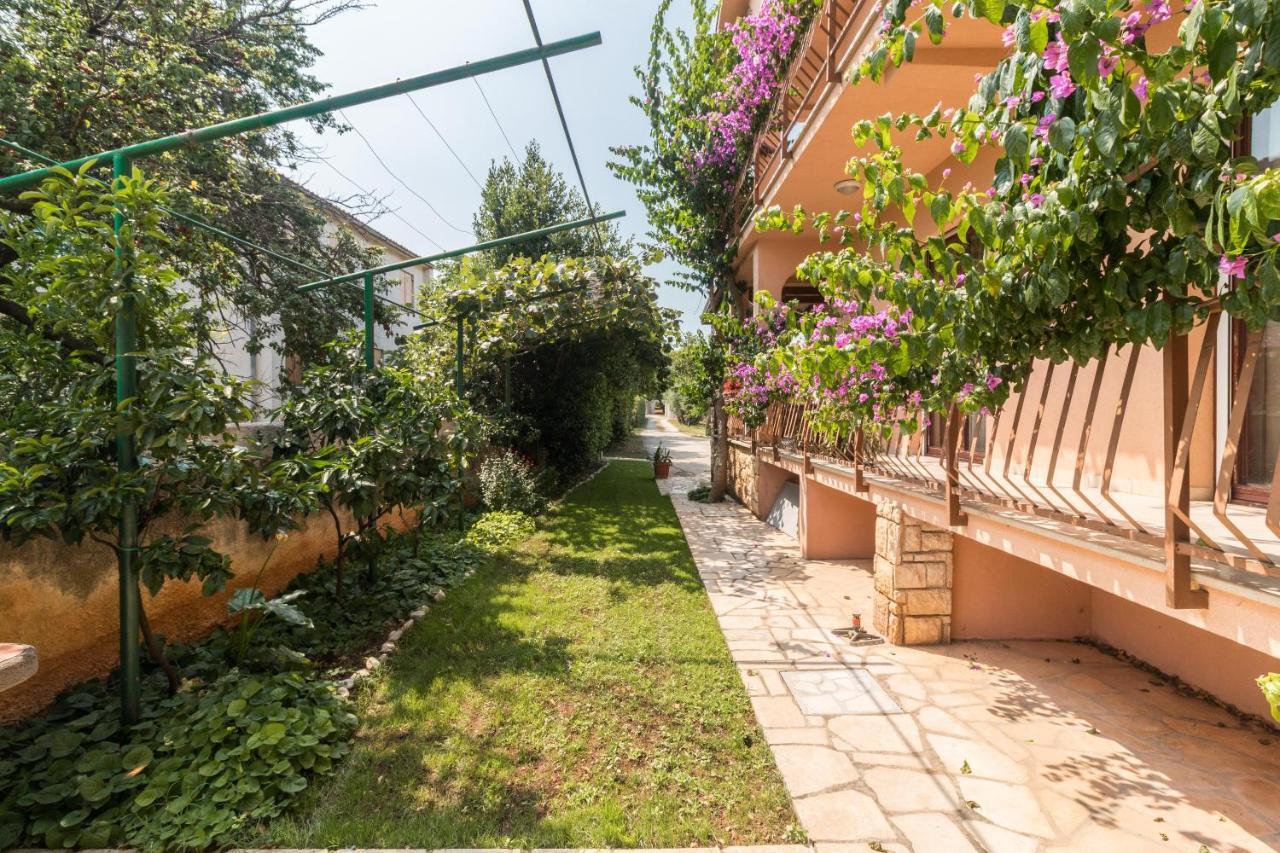 Apartments Ivica 1706 Ližnjan Dış mekan fotoğraf